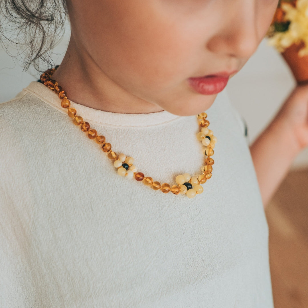 Amber Necklace with flowers - Honey - 40cm