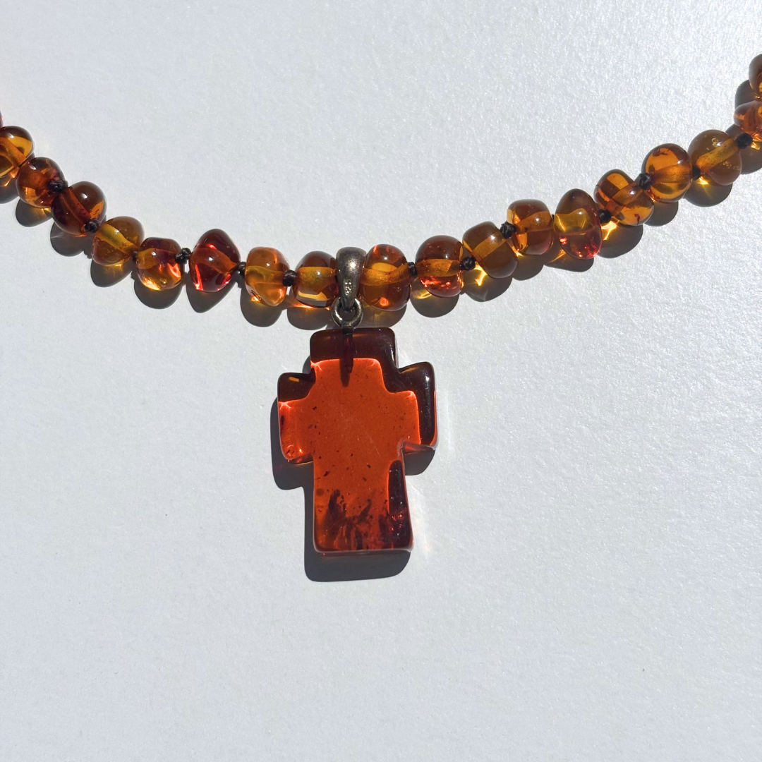 [OUTLET]  Amber Necklace with Cross - Cognac - 32cm