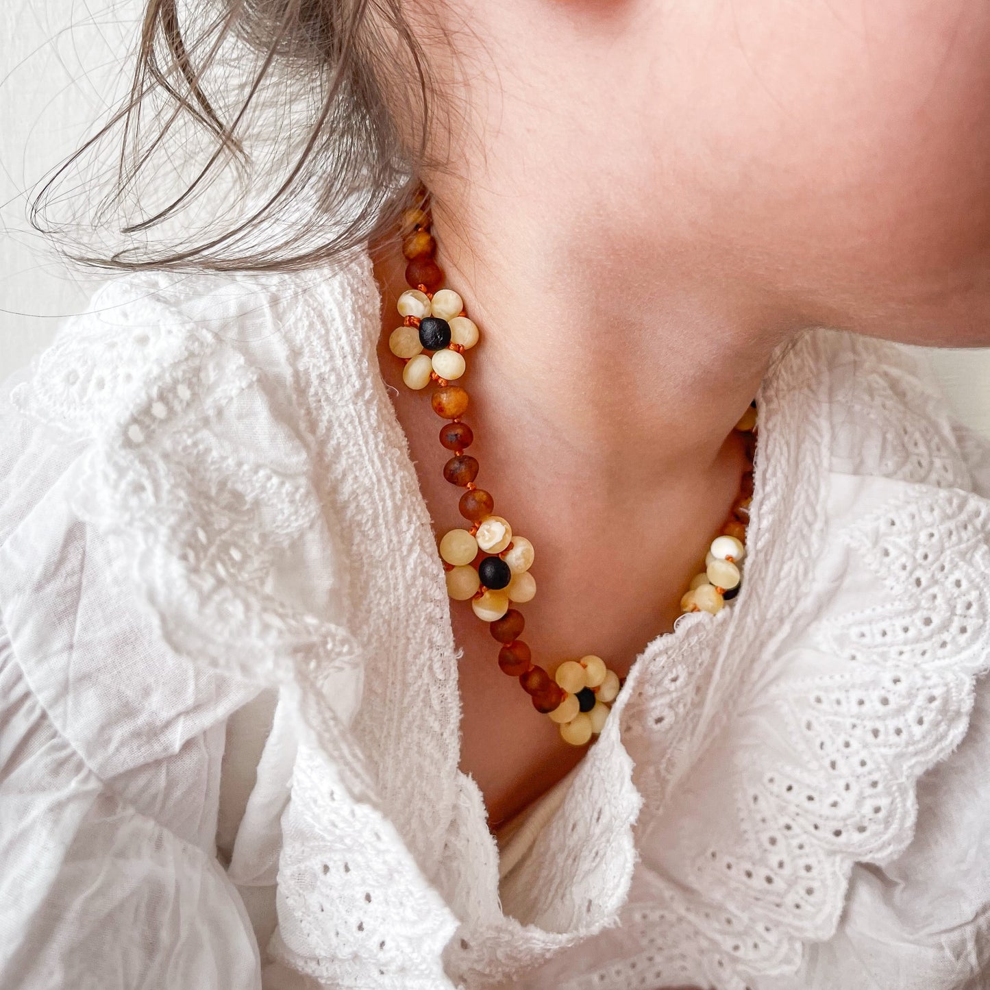 Amber Necklace with 5flowers -Raw cognac- 32cm