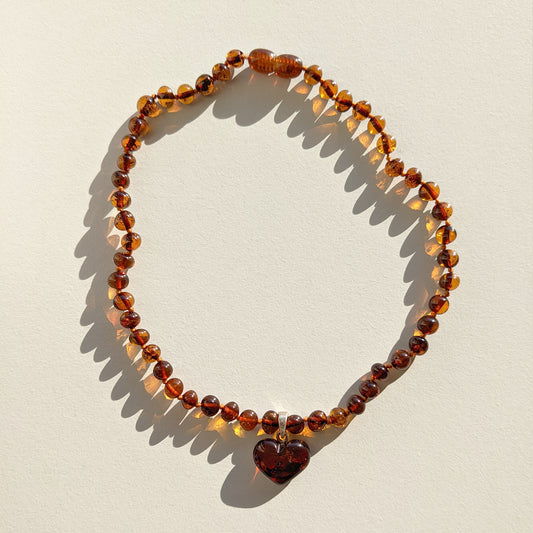 Amber Necklace with heart - Cognac - 32cm