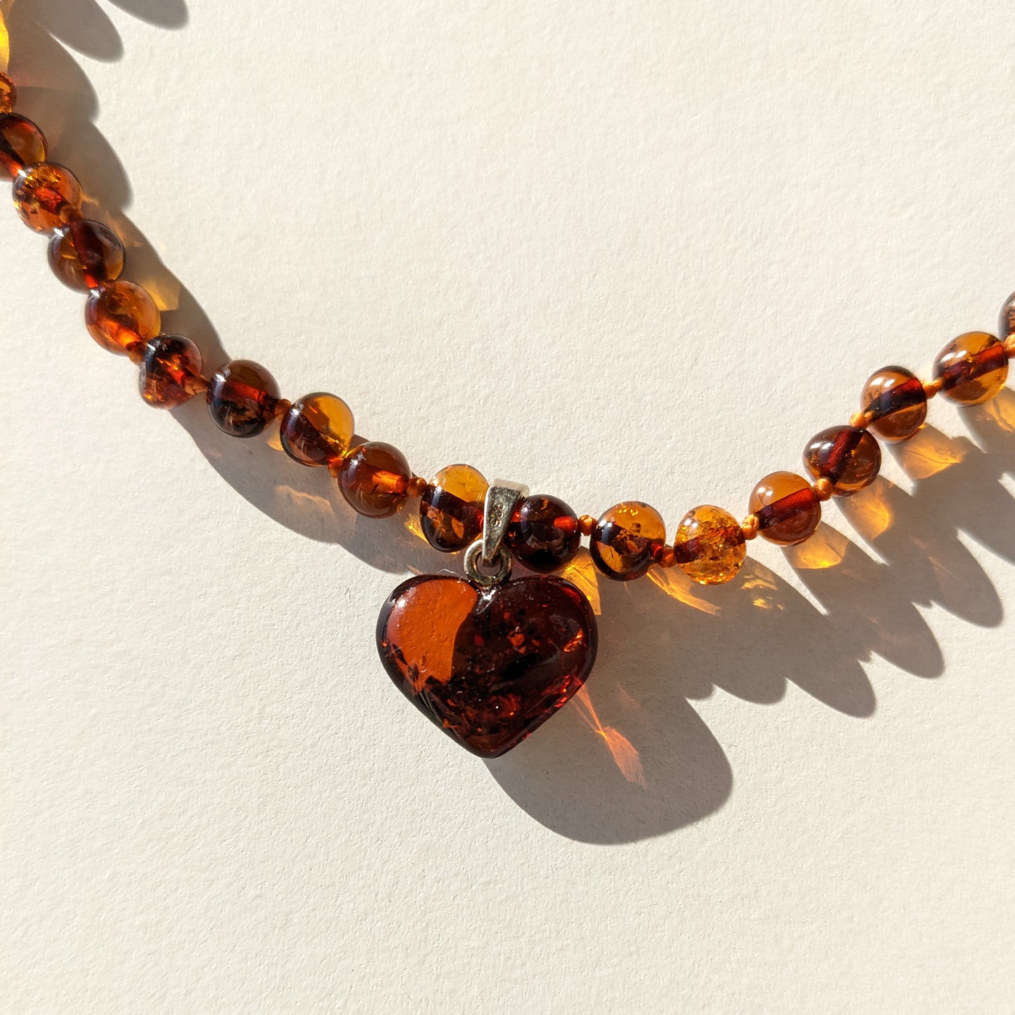 Amber Necklace with heart - Cognac - 32cm